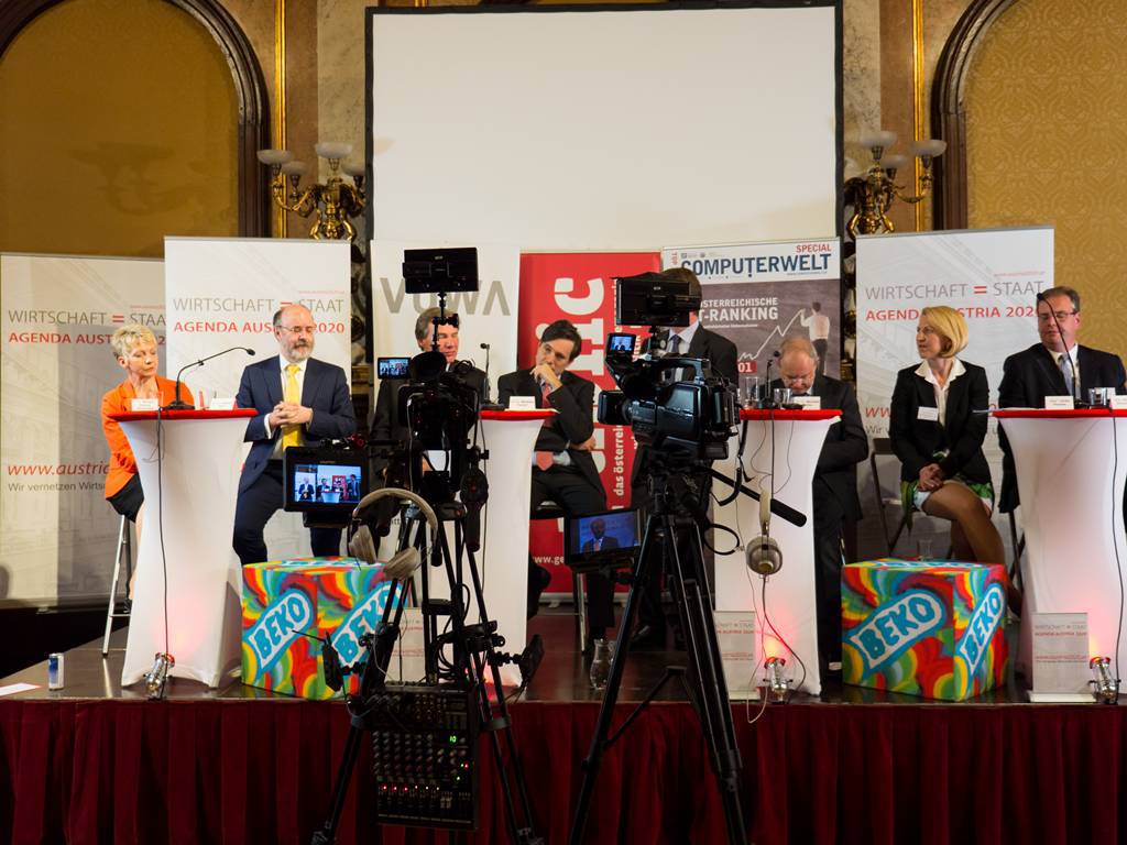 Podiumsdiskussion: Innovatives Zusammenspiel zwischen Wirtschaft und Staat