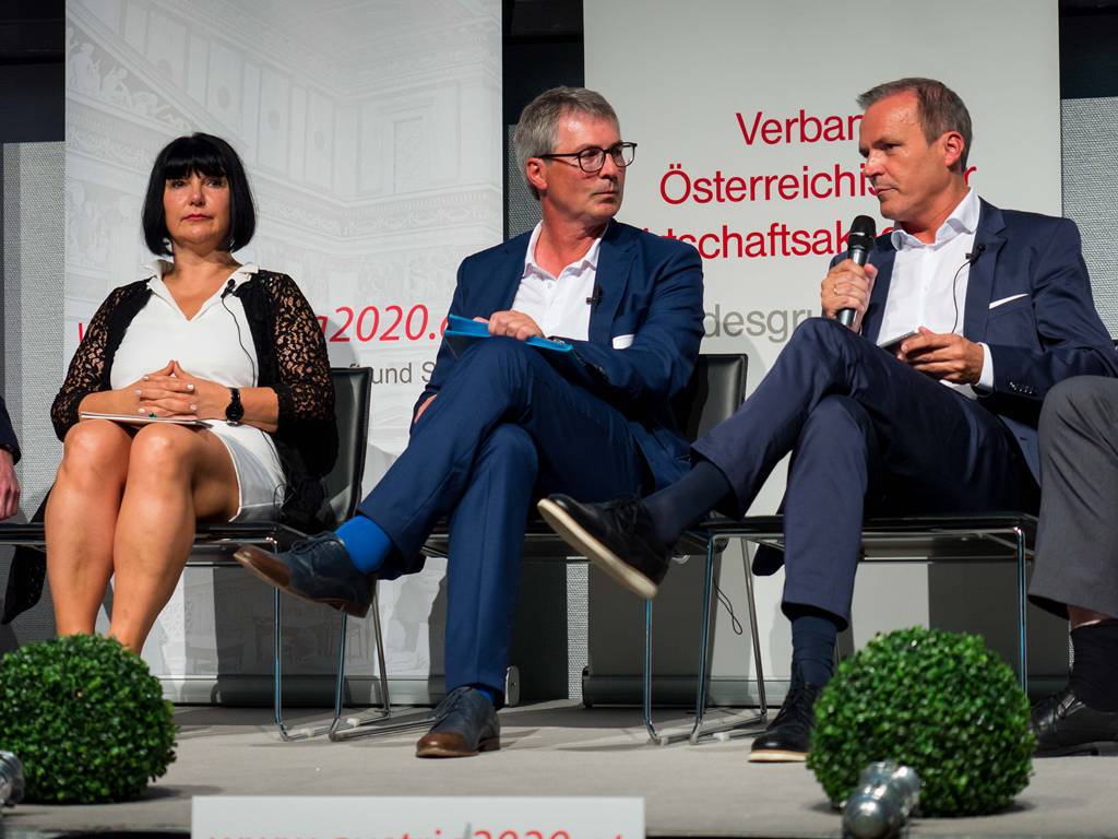 Podiumsdiskussion: Digitalisierung der Prozesse in Wirtschaft und Staat. Chancen und Risiken. Braucht es Regulierungsmaßnahmen?