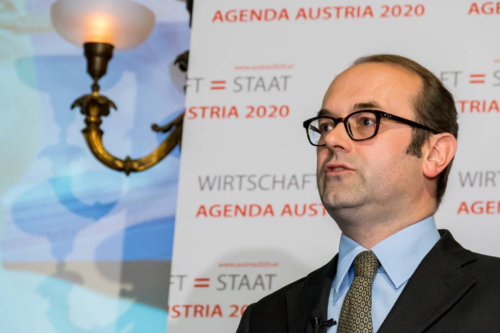 Dr. Johannes Schuster (Raiffeisen Zentralbank Österreich AG)